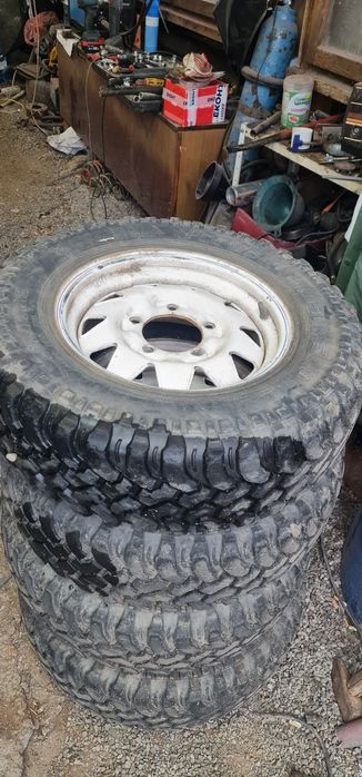 Гуми с джанти 15ки за витара