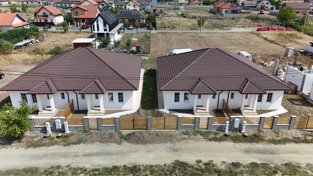 Se vinde casa tip duplex