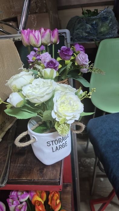 Декоративные цветы, столы, моечные ванны, нержавейка, оборудование для