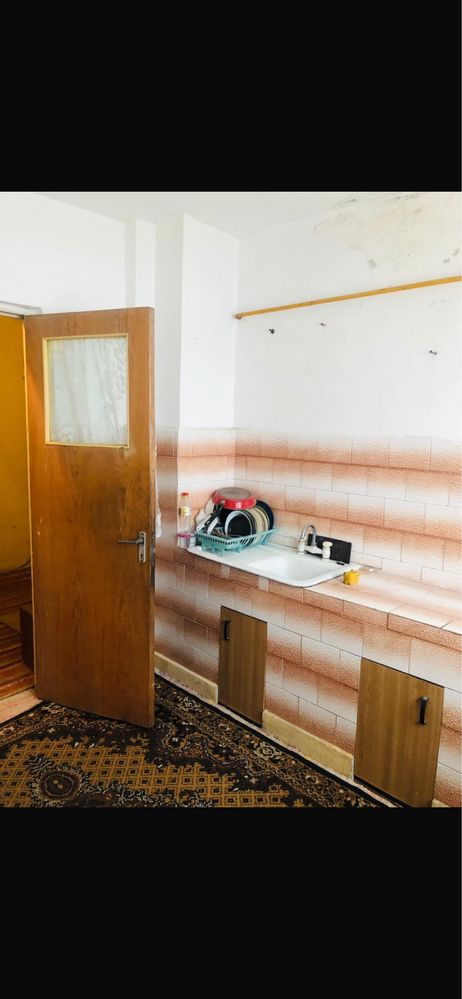 Apartament 3 camere in Scornicesti