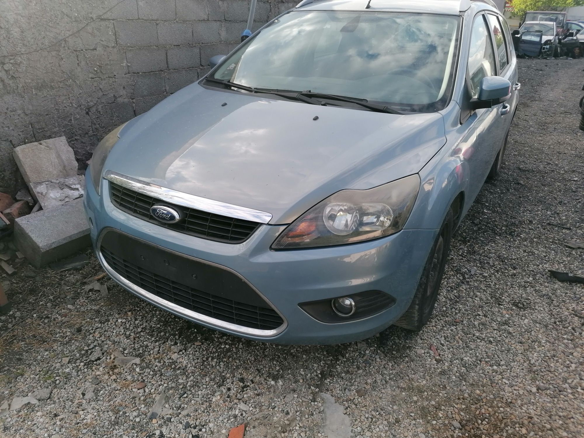 Capota far usa aripa trager haion Ford Focus