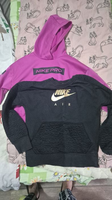 2 броя суитчъри "Nike"