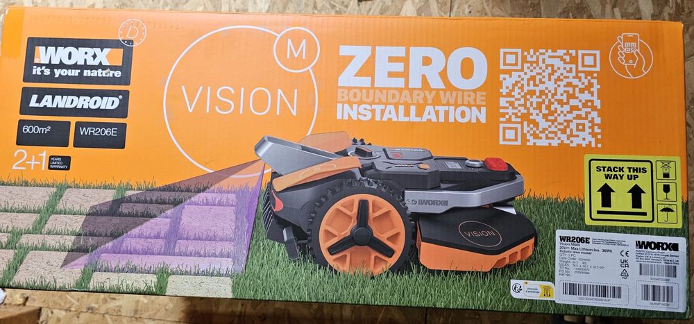 Robot tuns iarba Worx Vision Landroid M600 WR206E cu faruri WA0711