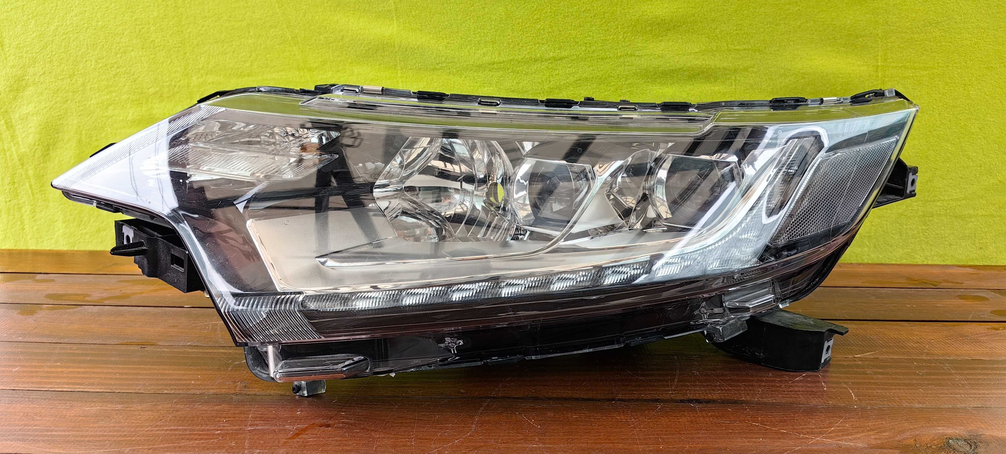 Фар за Mitsubishi Outlander LED III / Митсубиши Аутлендър 3
