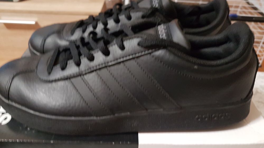 Оригинални маратонки Adidas ест. кожа