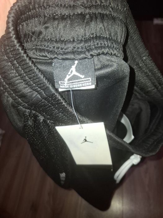 pantaloni scurti jordan marimea L