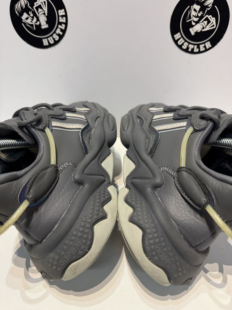 Маратонки ADIDAS OZWEEGO .Номер 38