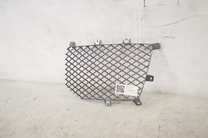 Grila Radiator Centrala Stanga Originala Avariata Bentley  Bentayga  1