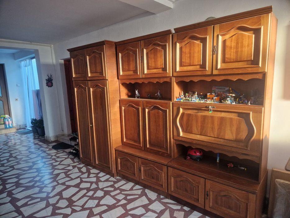 Mobila din lemn masiv