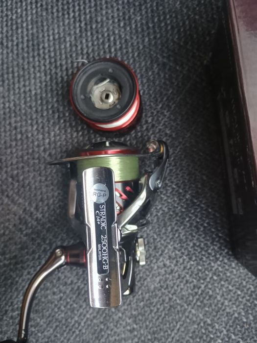 Shimano Stradic Ci4+ 2500HG и шпула