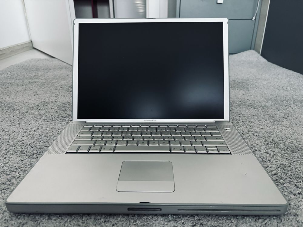 Apple PowerBook G4 functional cu incarcator