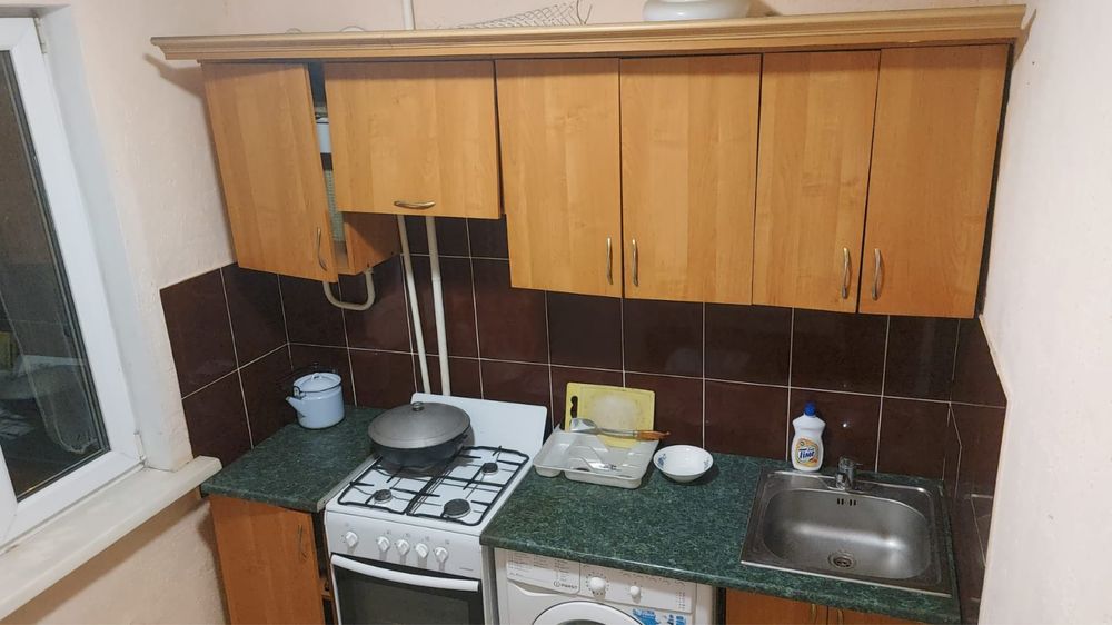 Продам кухонный б/у