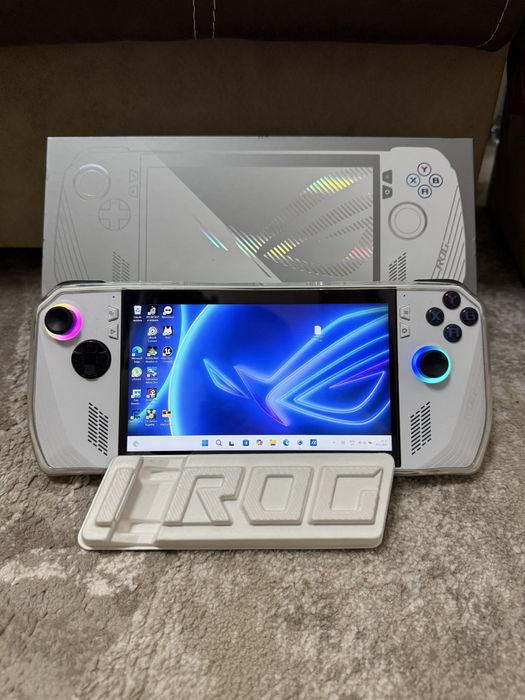 Consola Asus Rog Ally Z1 EXTREME cu garantie activa