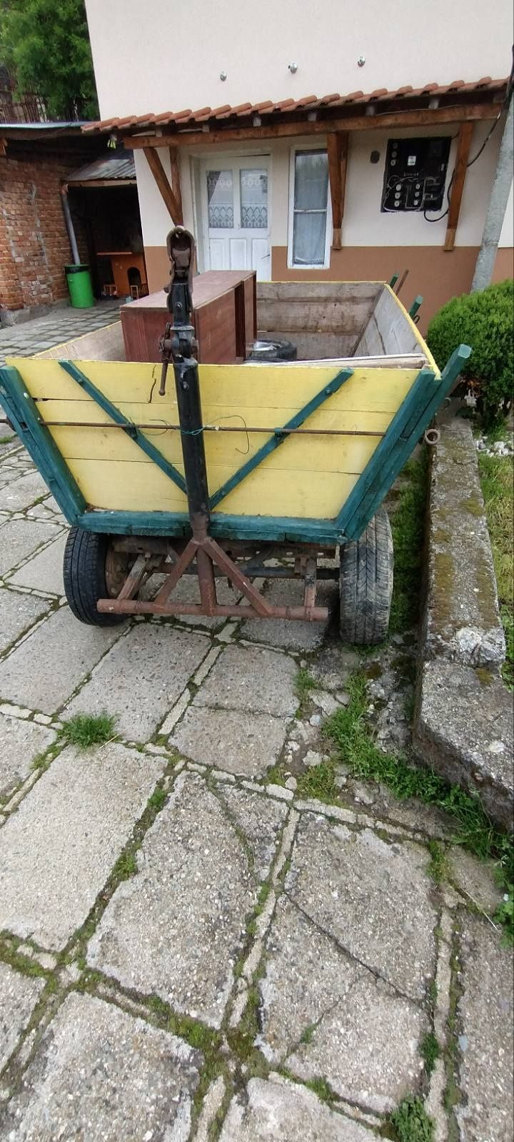 Каруца  с   теглич