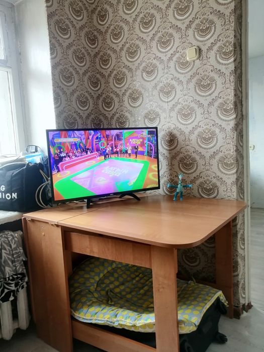 Стол срочно сегодня 5000, без торга