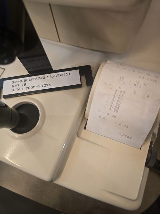 Autorefractometru Topcon RMA7300