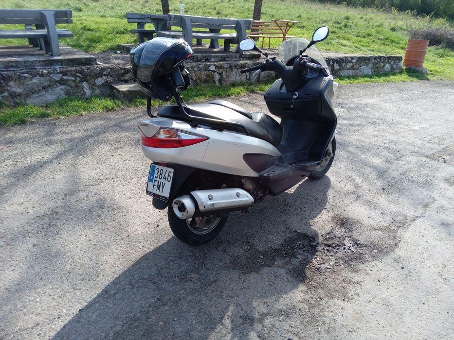 Vand suzuki burgman 125 cm,acte valabile pana in februarie 2026,
