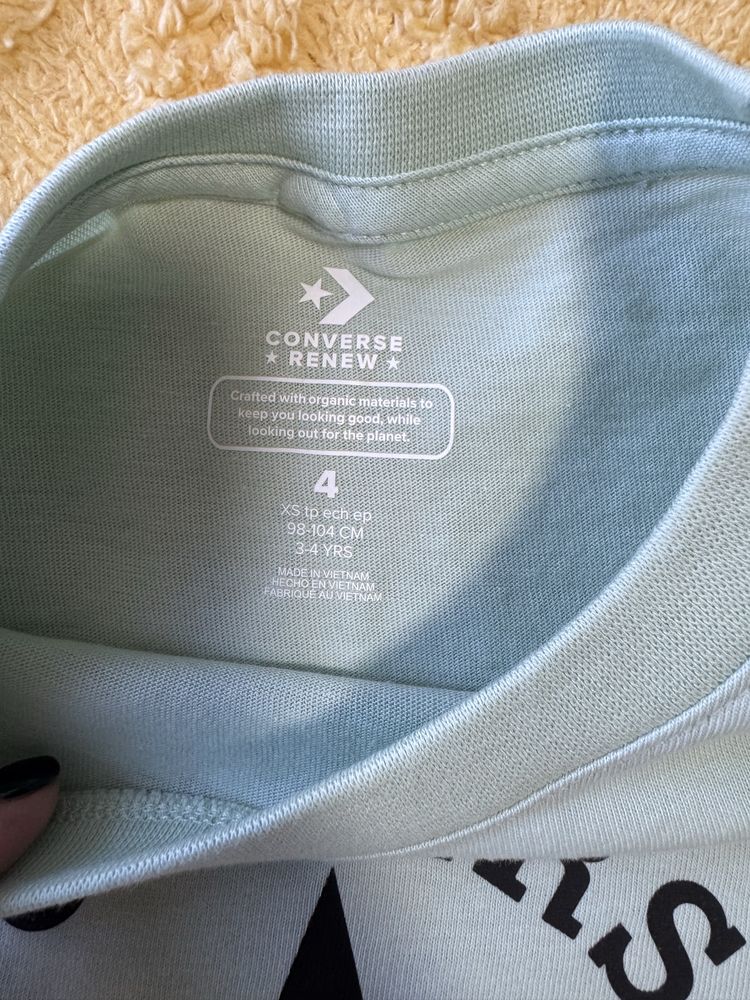 Нова тениска CONVERS размер 3-4 години unisex