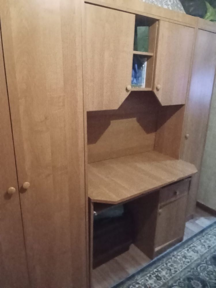 Гарнитур шкаф стол полки