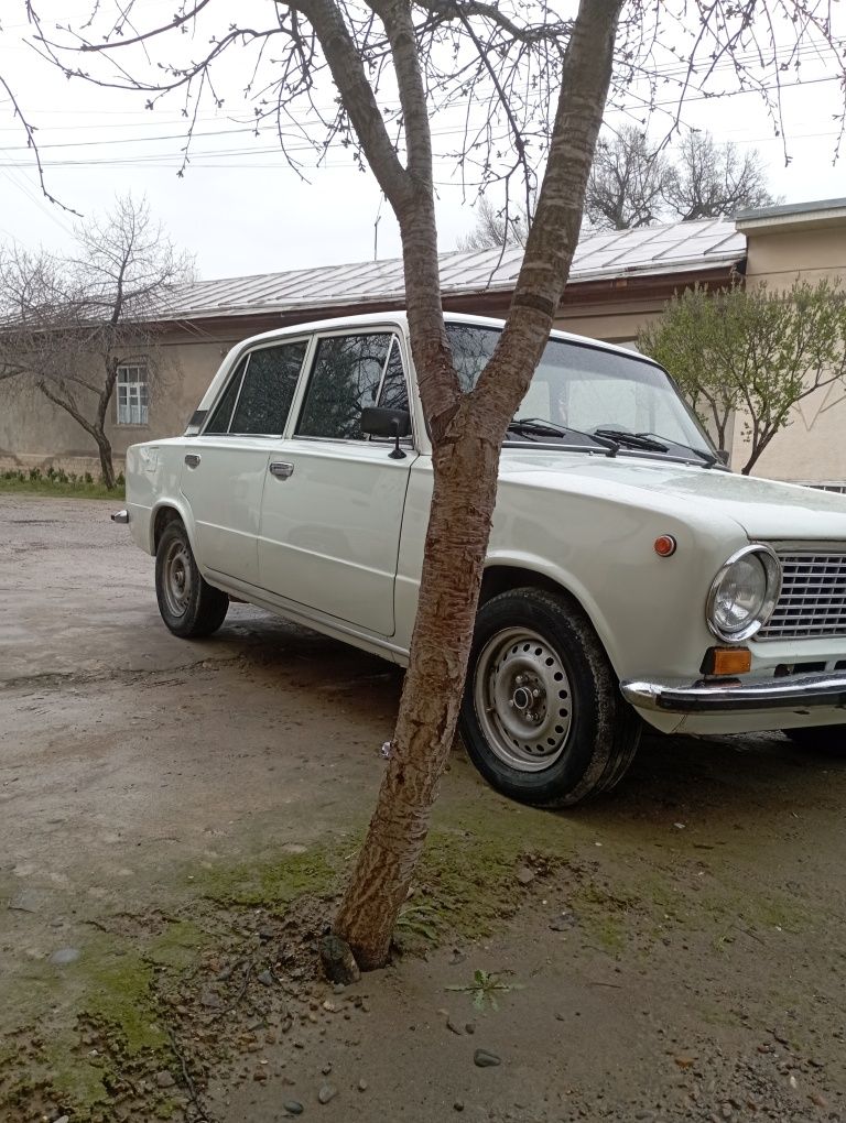 Vaz  21011  siroʻchna 1700$ kelishamiz