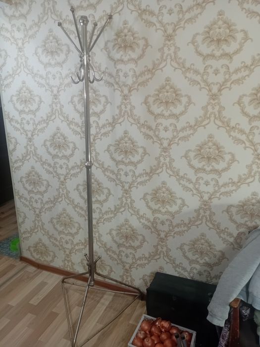 Вешалка напольная