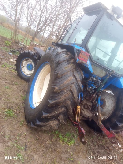 Tractor Ford 8240