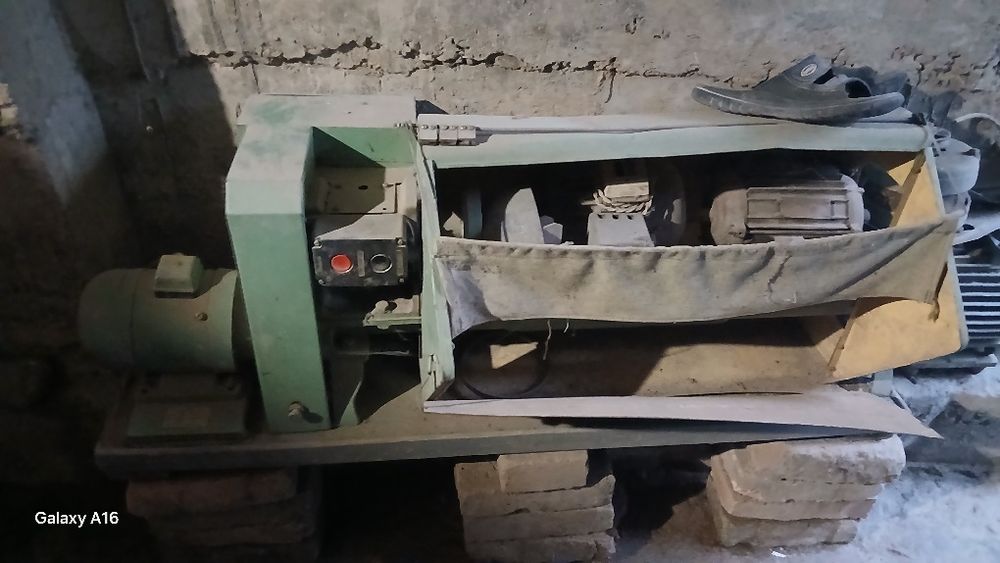 СТАНОК кубба чикарадиган СССР да ишлаб чикарилган.