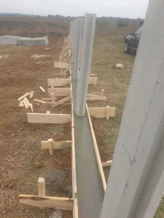 Garduri din placi de beton, sipca metalica, jaluzele, tabla