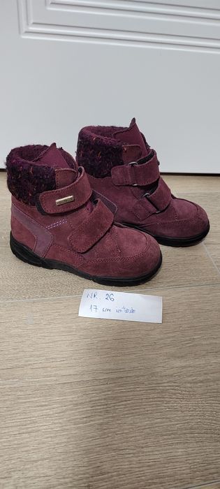 Ghete fete mărimea 26