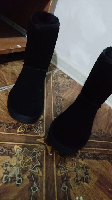 угги, цена 10к, размер 38/39