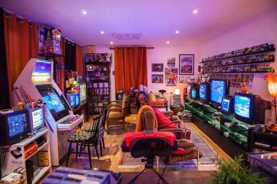 Caut investitor pt o sala de evenimente k pop arcade