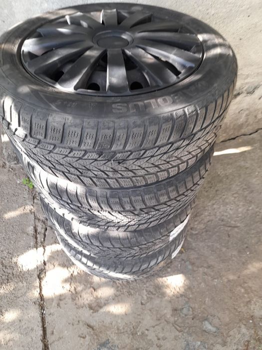 Vând anvelope Iarna