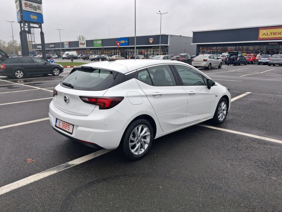 Opel  astra k.  2021