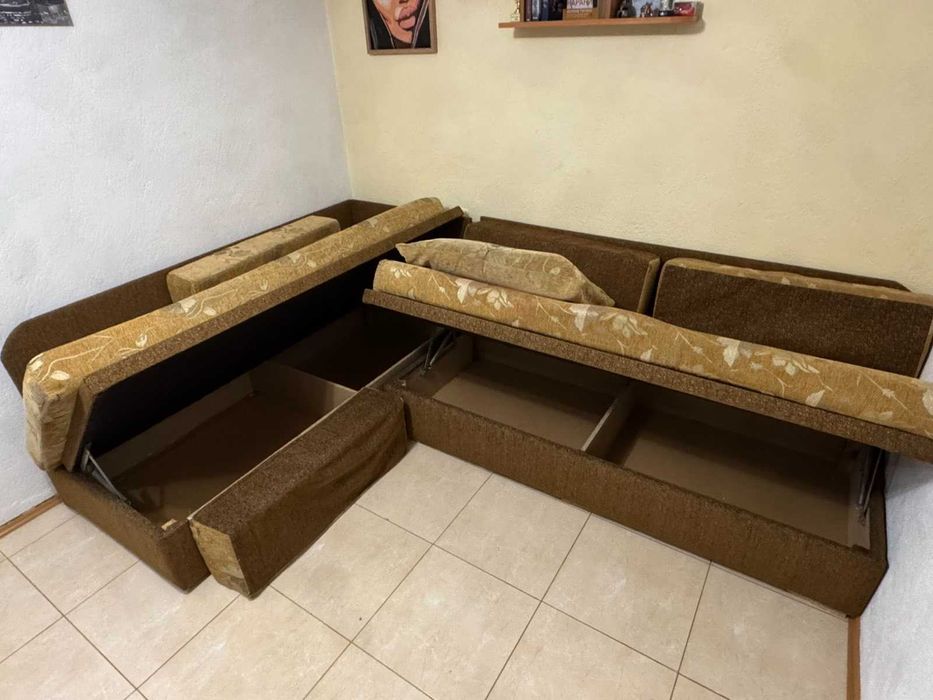 Легла ъглови с механизъм и матраци 190/85.