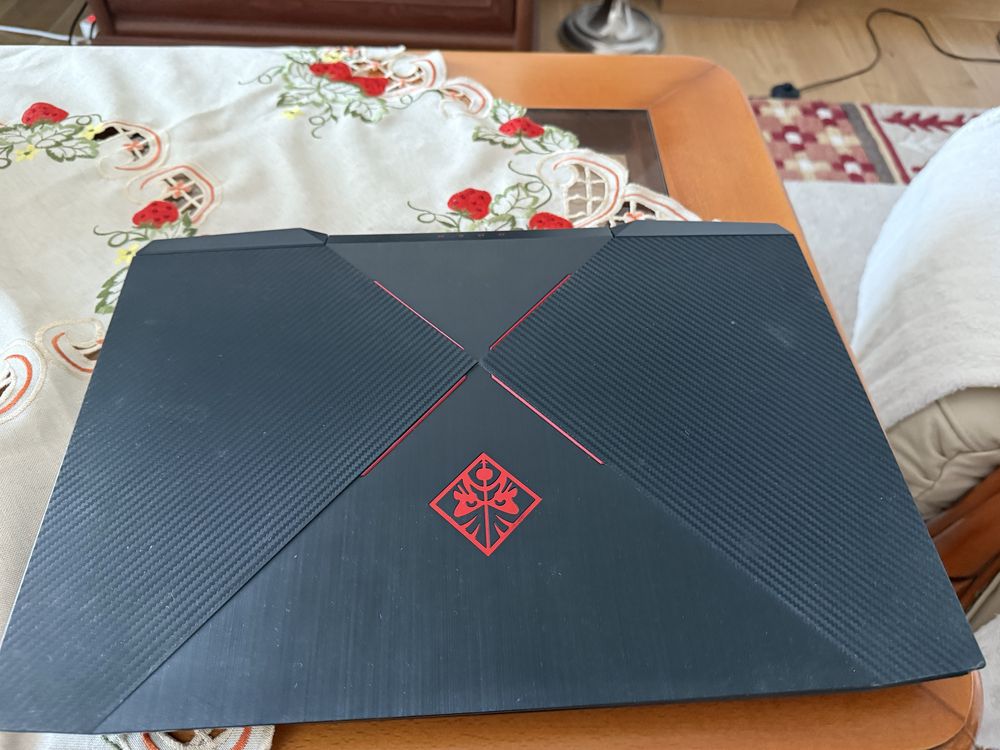 Продавам HP OMEN 17 17.3" Intel® Core™ i5 GTX 1060 Gaming Laptop