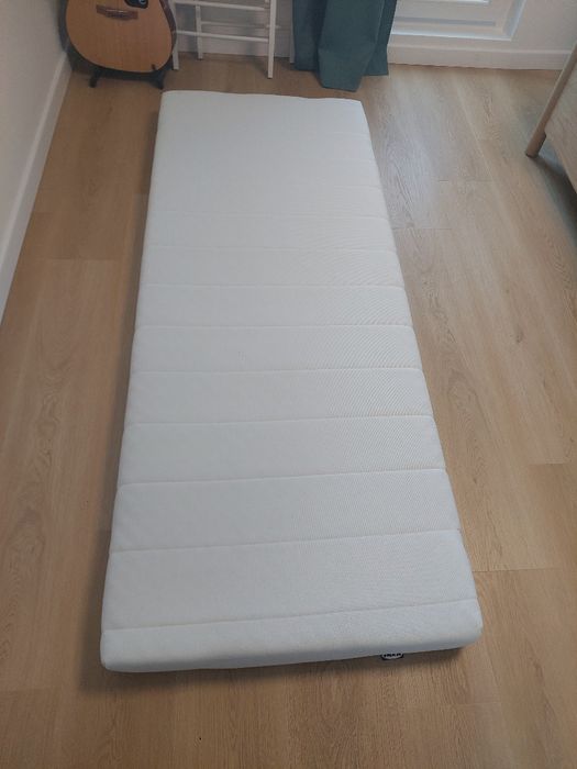 Vand saltea saltea spuma AFJALL cumparata din Ikea  in luna mai.