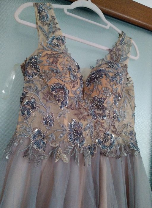 Rochie lungă stil prințesa
