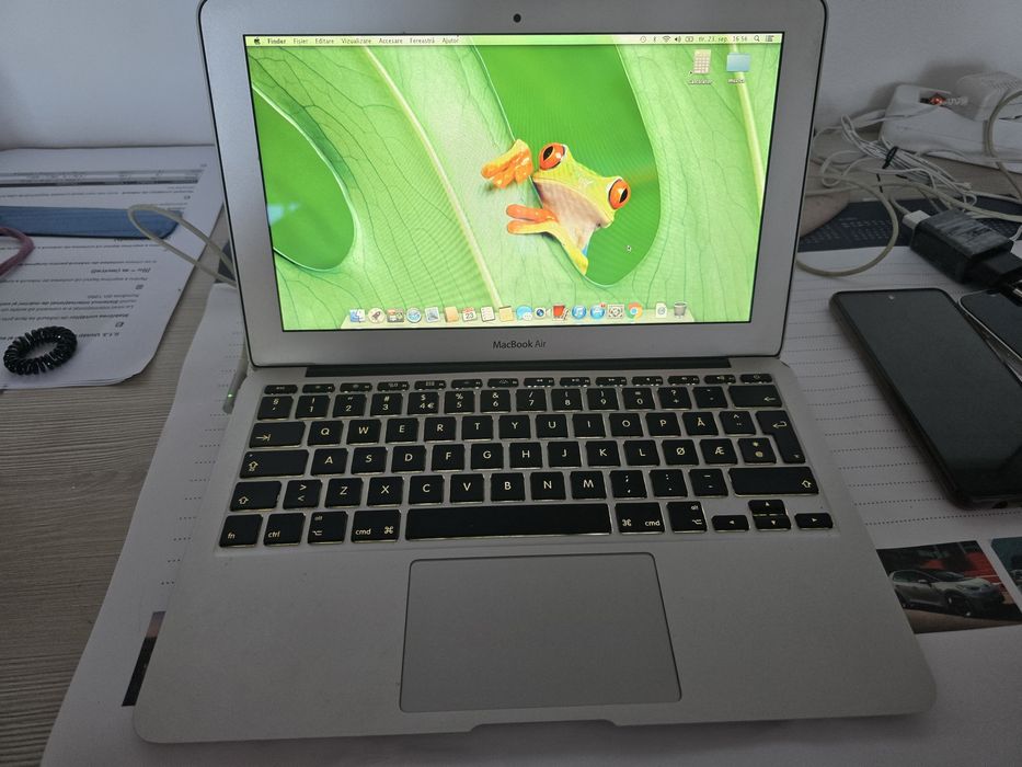 MacBook Air A1370        .