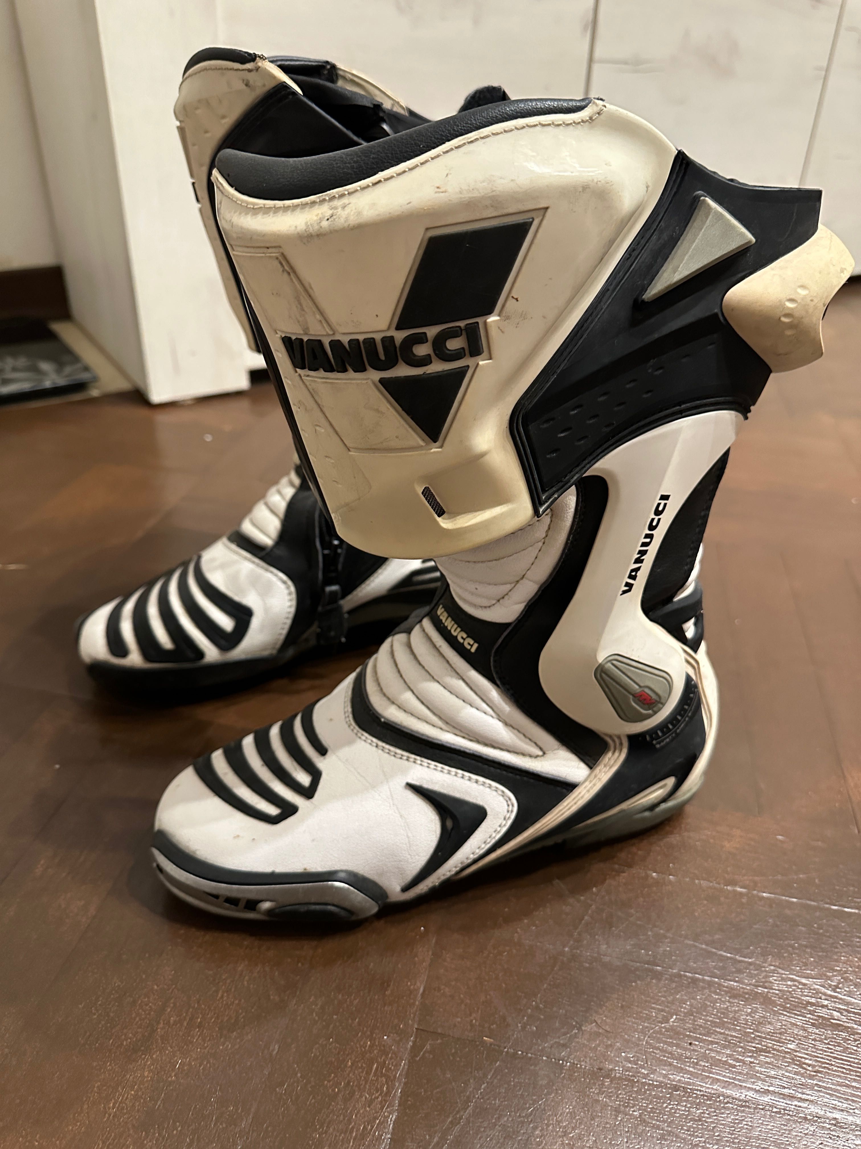 Ghete Moto vanucci