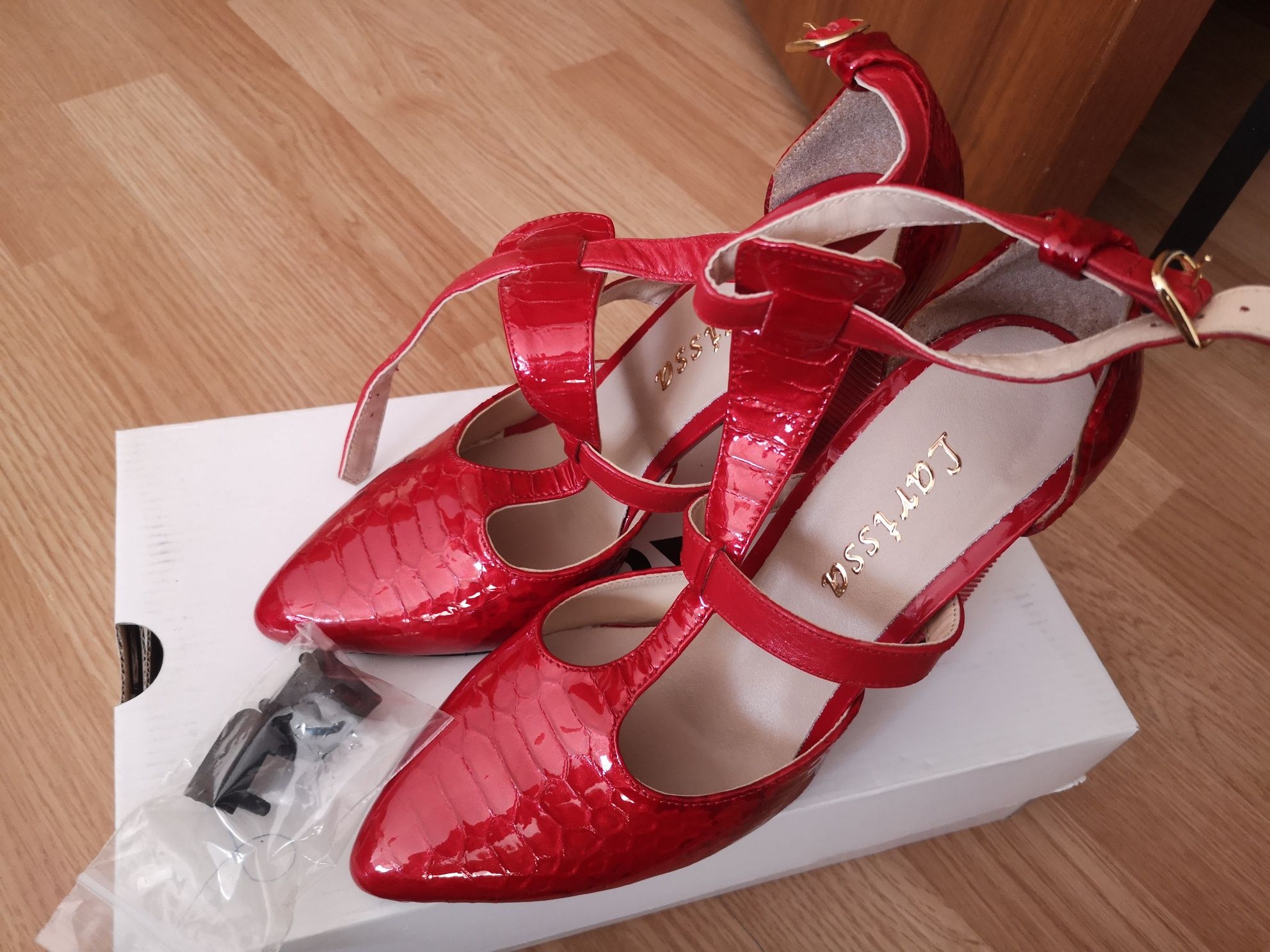 Pantofi Larissa (Pantoful Galben) PIELE - NOI - mărime 36