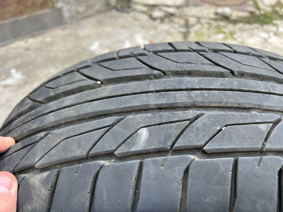 Anvelope japoneze Nitto, dimensiune 215/55/17, vara.