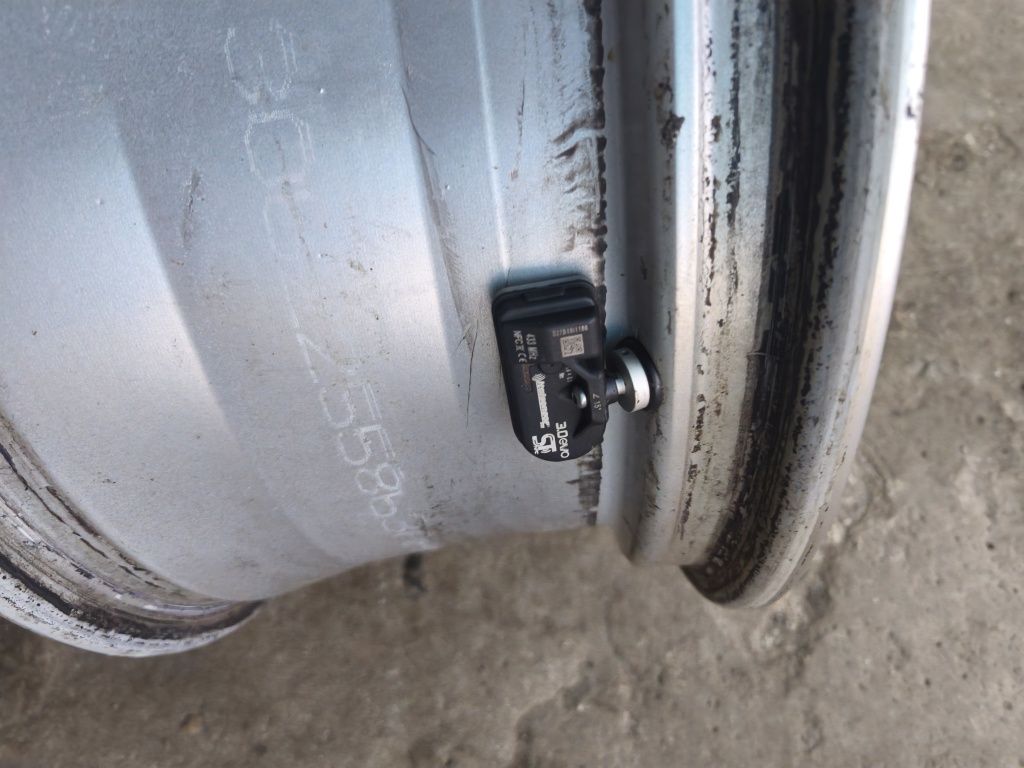 17" оригинални алуминиеви джанти за Ford Ranger.