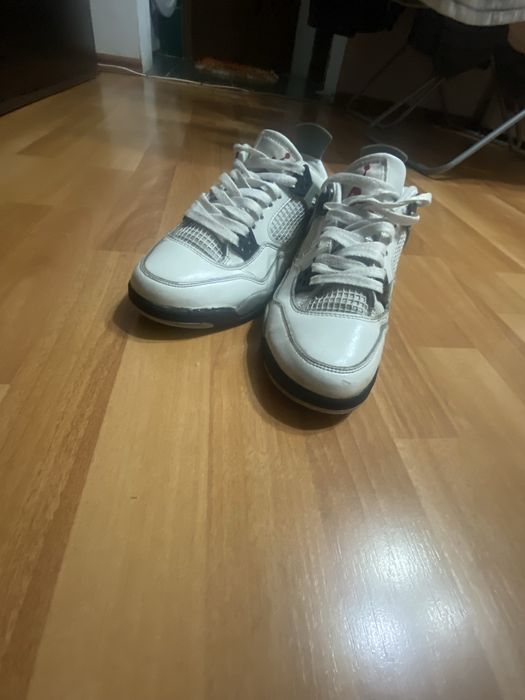 Adidasi jordan 4