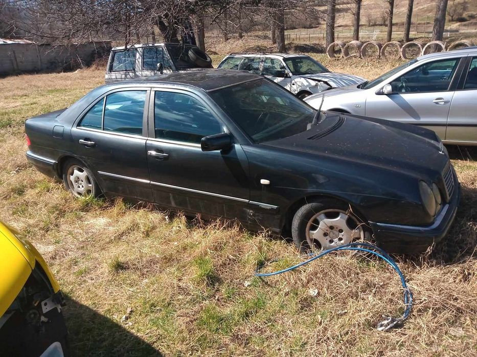 Mercedes E 200 на части