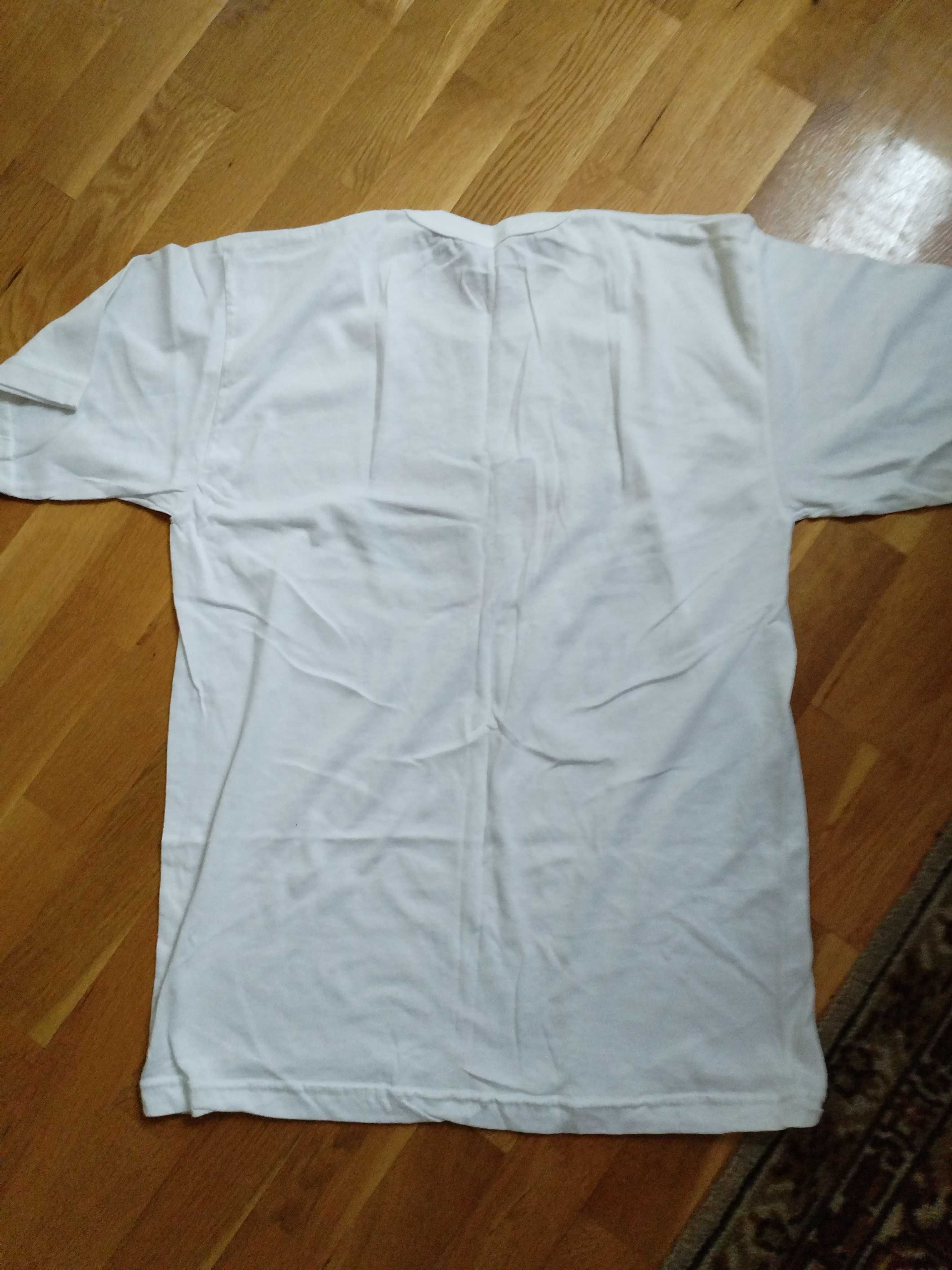 Тениска бяла размер M