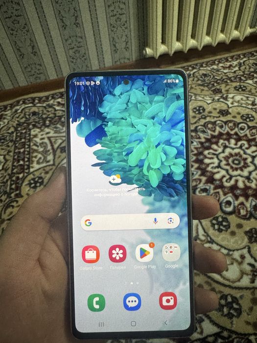 Samsung S20 Fe хорошая сотка