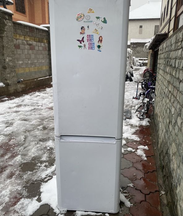 Холодильник рабочии