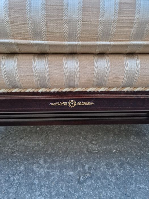 Страхотен антикварен марков испанска диван канапе