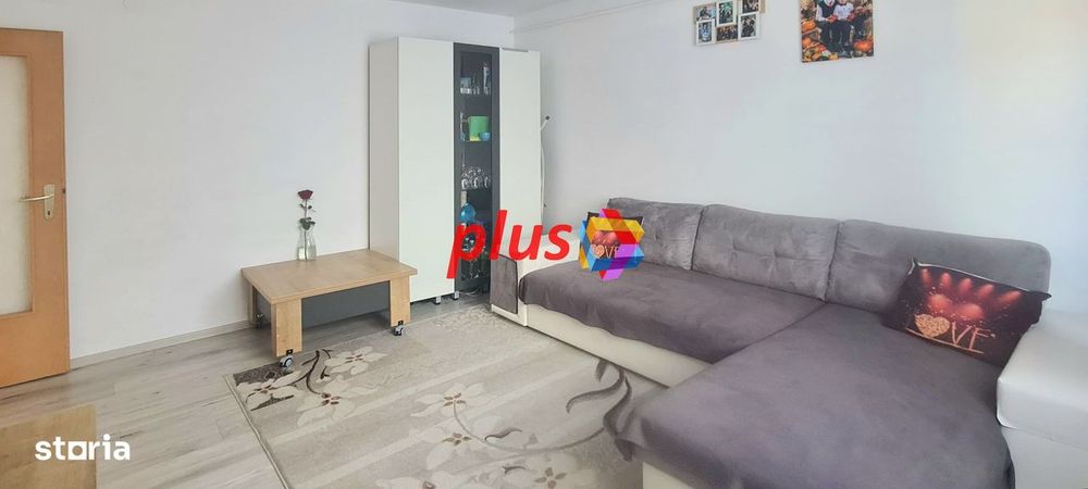 Apartament cu trei camere, zona Astra 47 mp