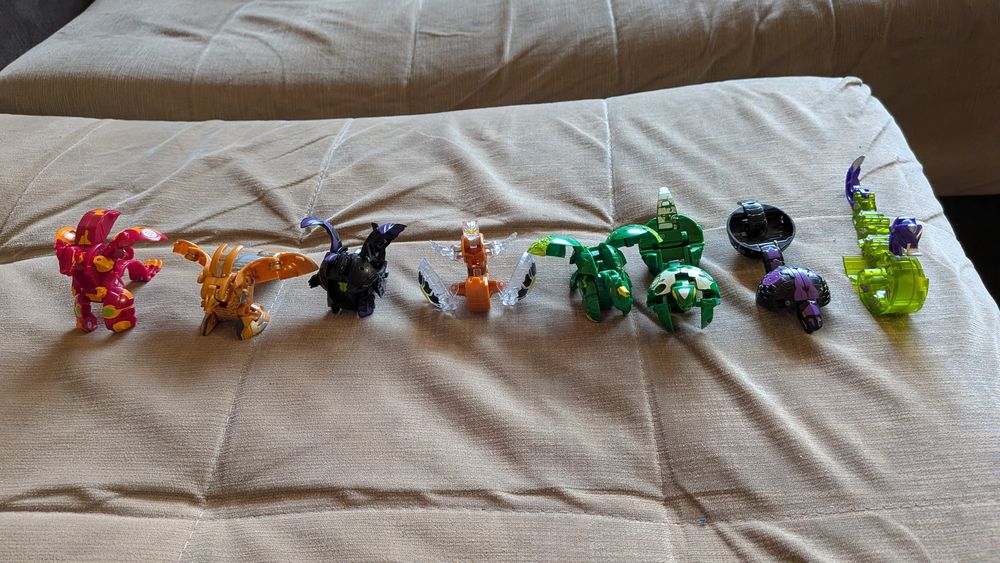 Играчки Бакугани